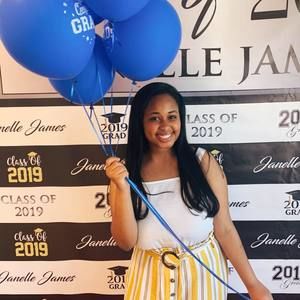 Meet your Posher, Janelle